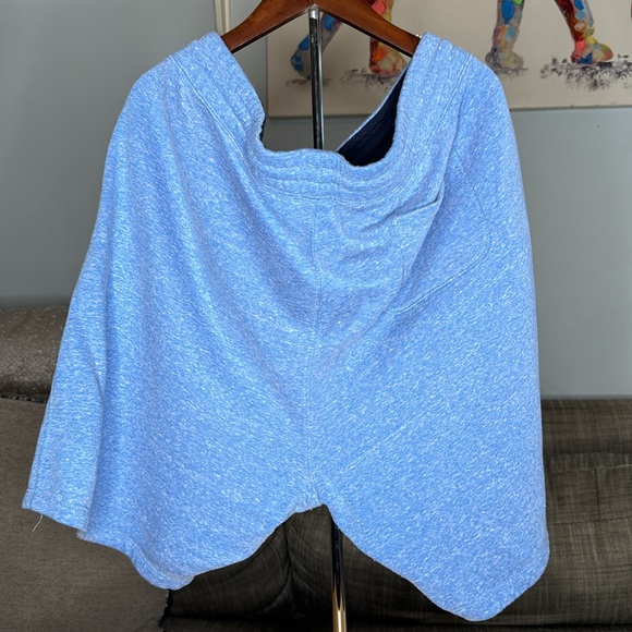 Old Navy Men’s Sweat Shorts - Picture 2 of 3